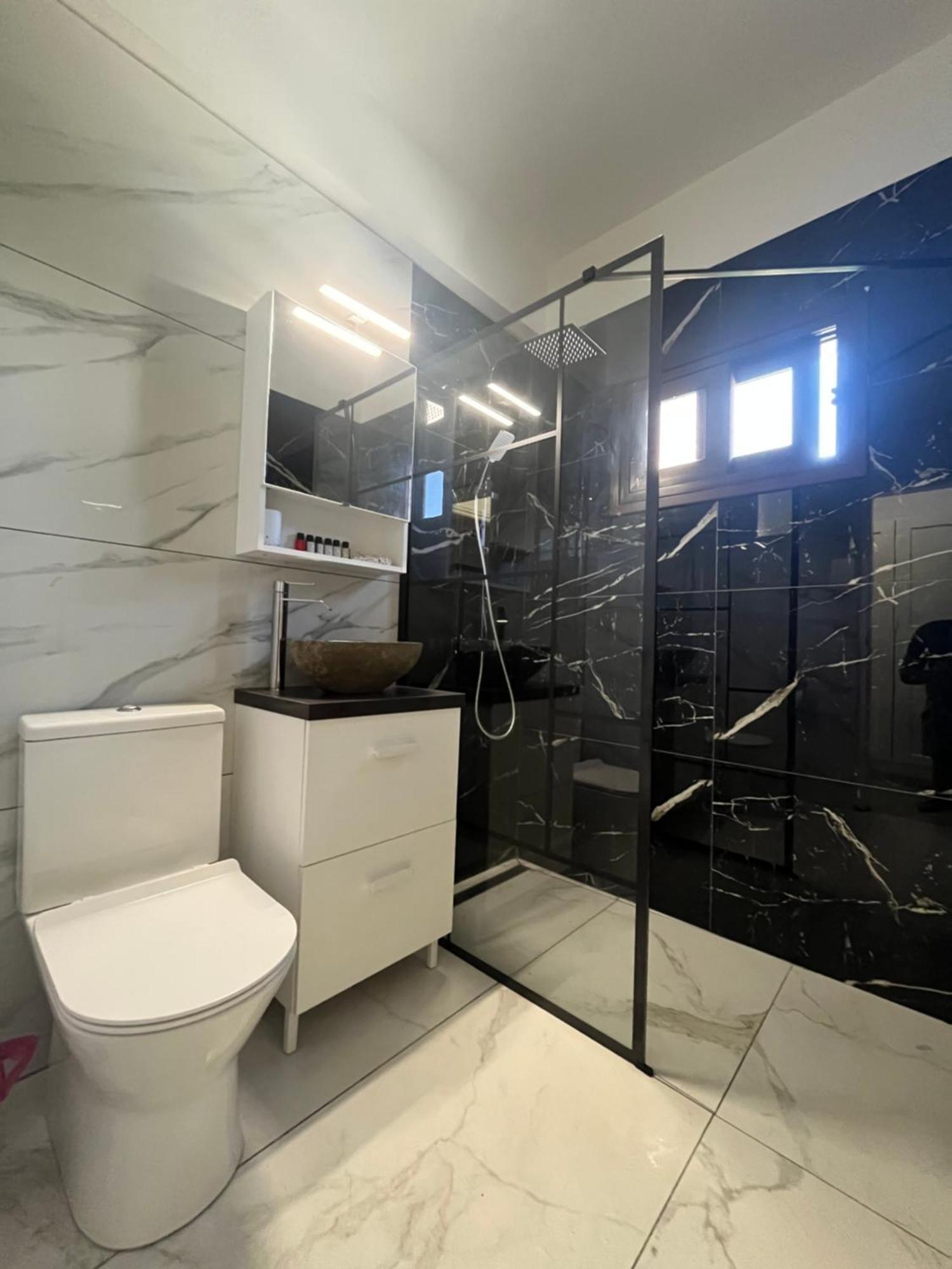 Serenityone - Centrally Located One Bedroom Apt أيا نابا المظهر الخارجي الصورة