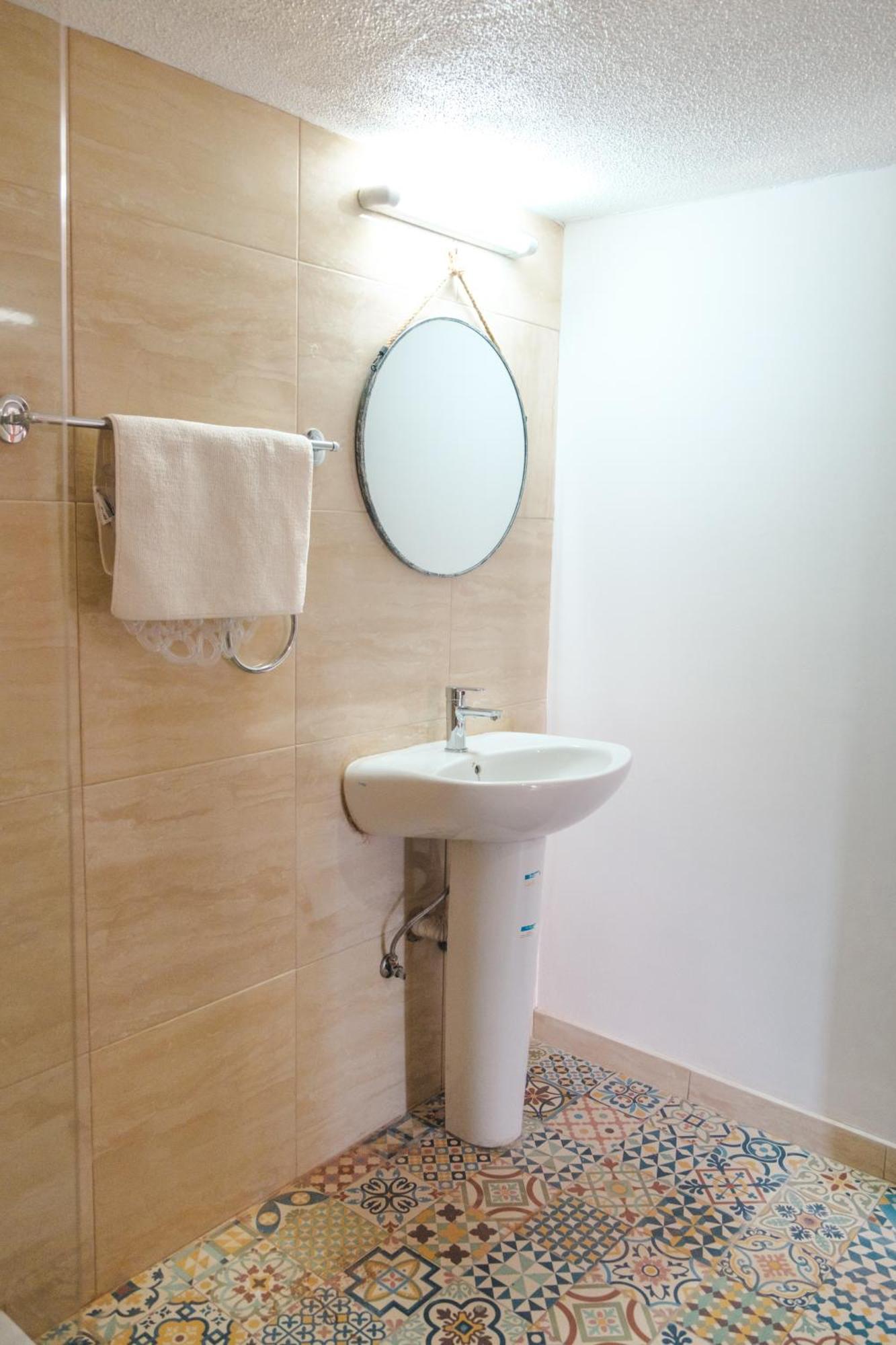 Serenityone - Centrally Located One Bedroom Apt أيا نابا المظهر الخارجي الصورة