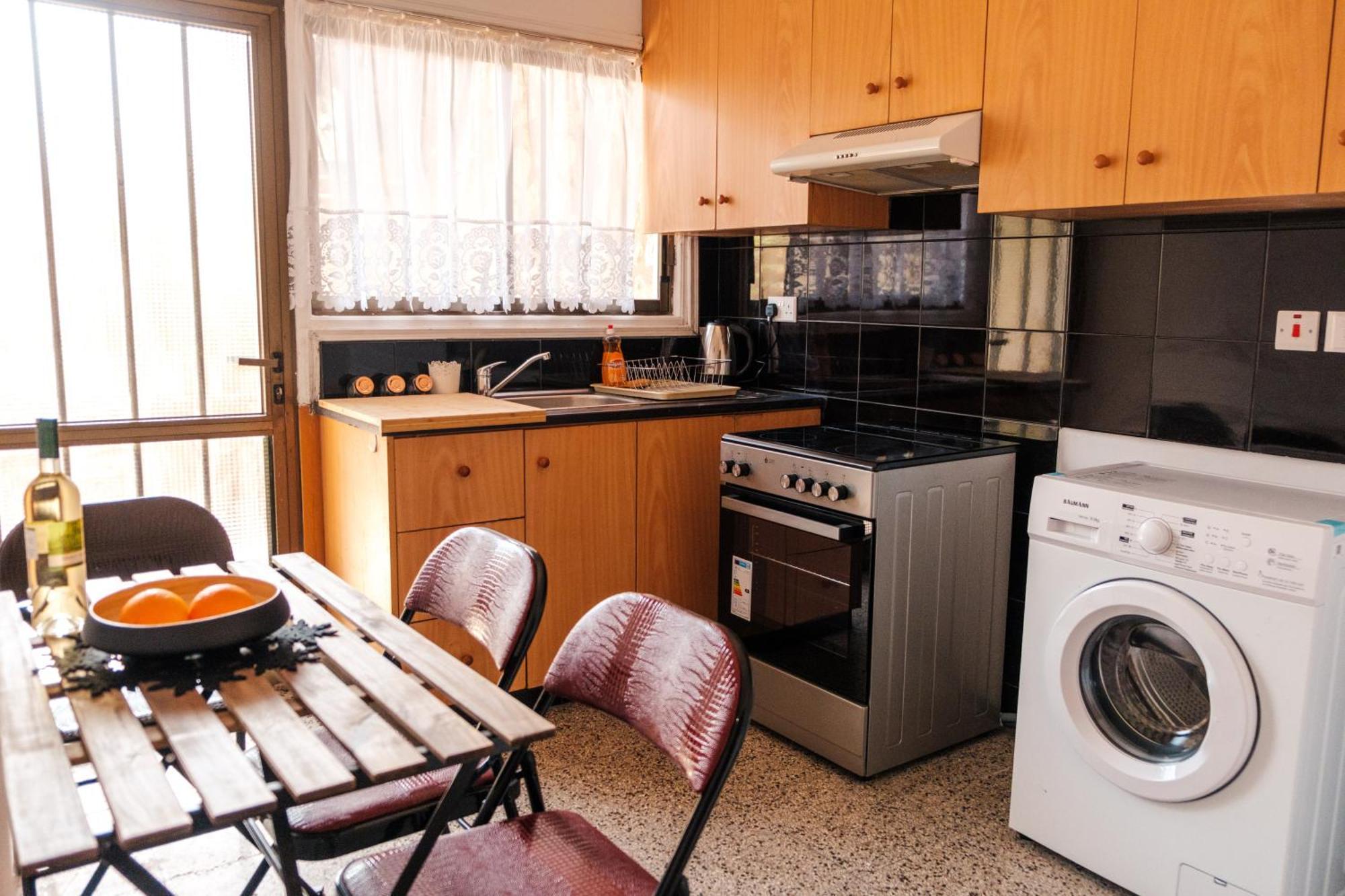 Serenityone - Centrally Located One Bedroom Apt أيا نابا المظهر الخارجي الصورة
