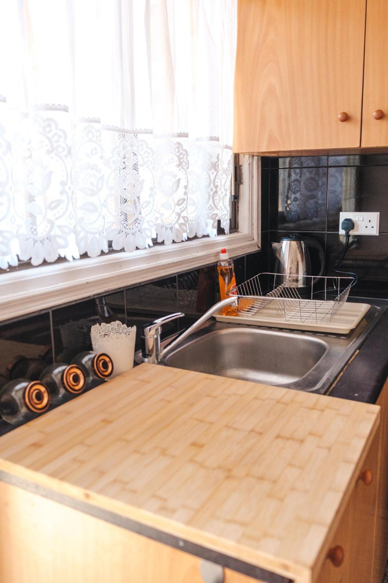 Serenityone - Centrally Located One Bedroom Apt أيا نابا المظهر الخارجي الصورة